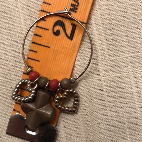 VINTAGE EARRINGS SILVER TONE 1” HOOPS AVOCADO RED BEADS HEARTS DANGLERS - #483 - Picture 8 of 9